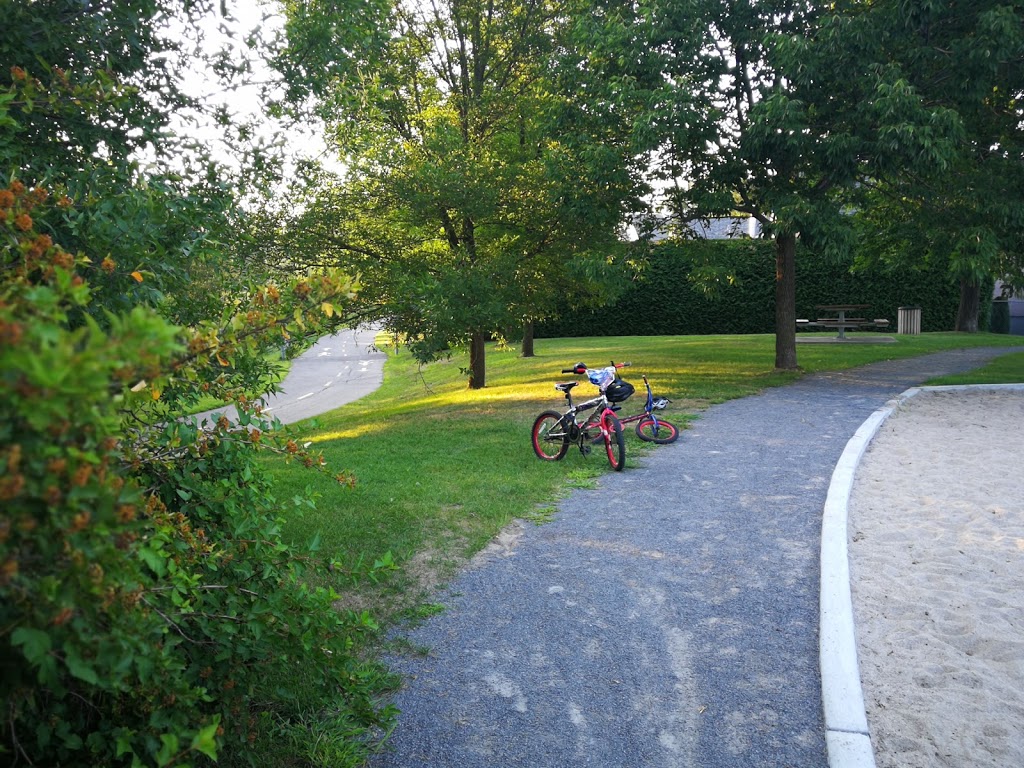 Parc Sentinelle | 45°4120. 73°5313., 0 Avenue 6, Laval, QC H7H 2L8, Canada