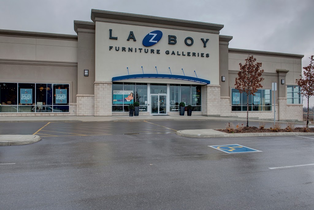 La-Z-Boy Furniture Galleries | 181 Green Ln E, East Gwillimbury, ON L9N 0C9, Canada | Phone: (289) 841-3300