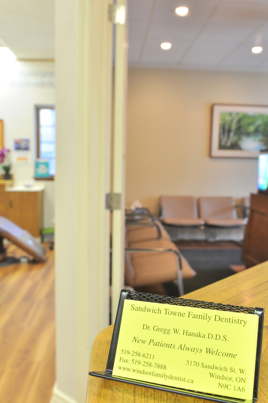 Sandwich Towne Family Dentistry | 3170 Sandwich St, Windsor, ON N9C 1A6, Canada | Phone: (519) 258-5271