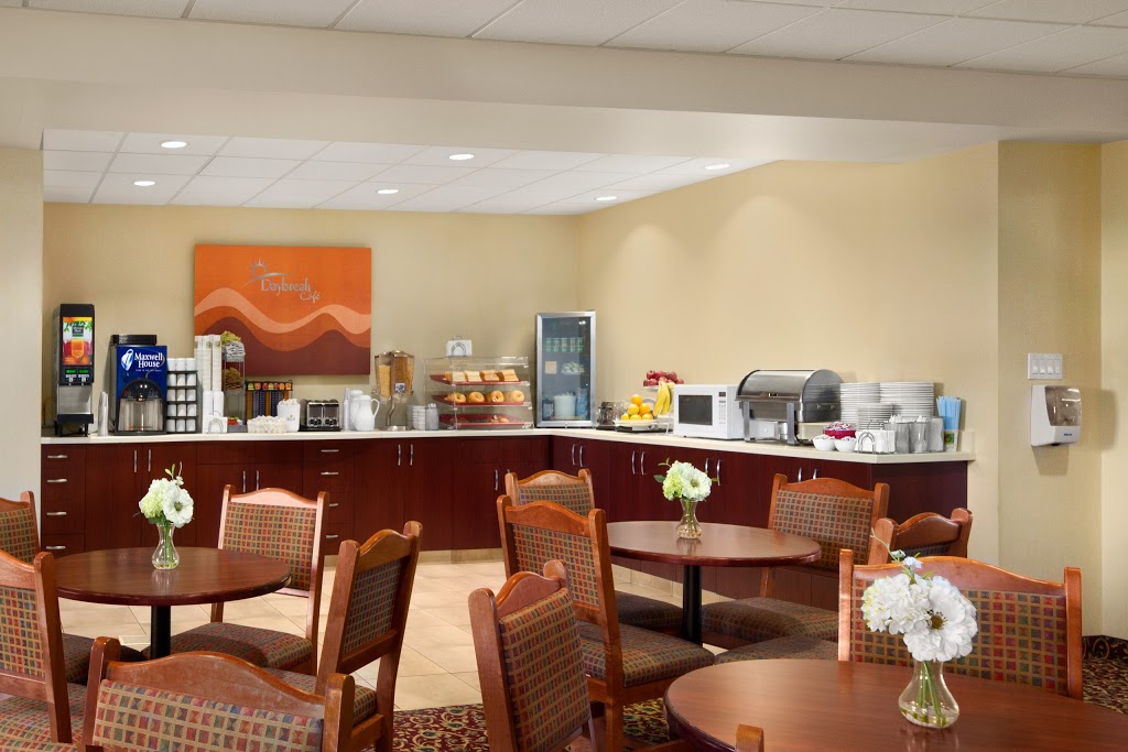 Days Inn by Wyndham Edmonton South | 10333 University Ave, Edmonton, AB T6E 6N5, Canada | Phone: (780) 430-0011