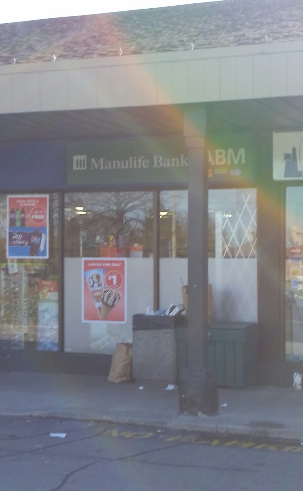 Manulife Bank ABM | 7241 Bathurst St, Thornhill, ON L4J 3W1, Canada