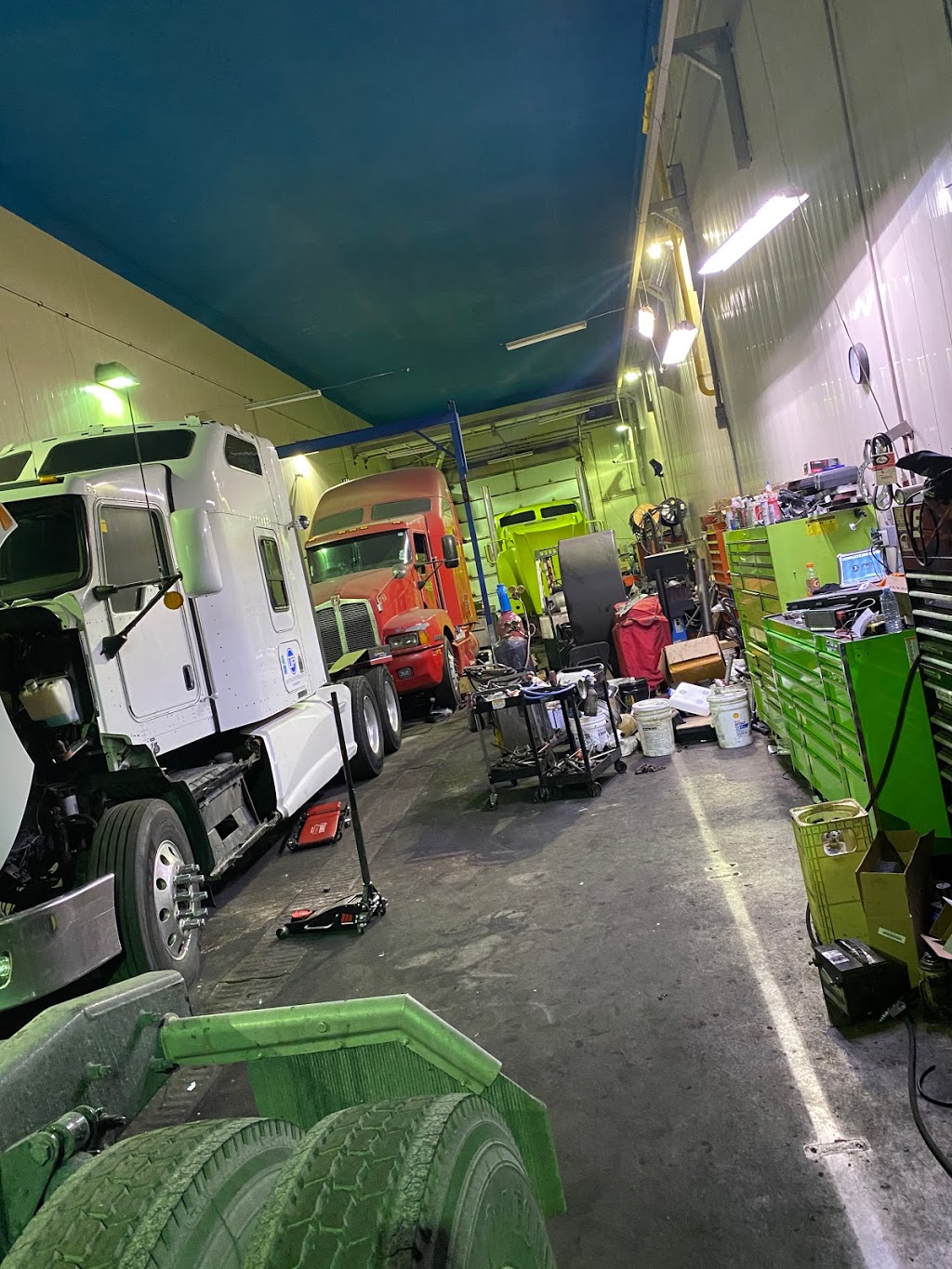 K H truck repair & mobile service | 2492 Cedar Creek Rd, Ayr, ON N0B 1E0, Canada | Phone: (519) 830-2213