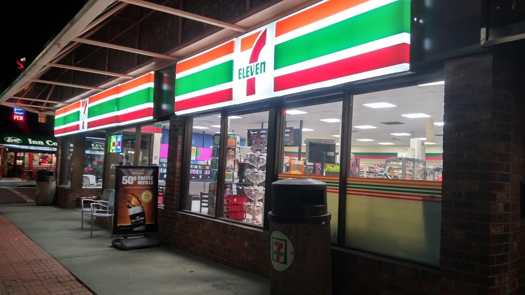 7-Eleven | 1395 Marine Dr, West Vancouver, BC V7T 1B6, Canada | Phone: (604) 922-4611