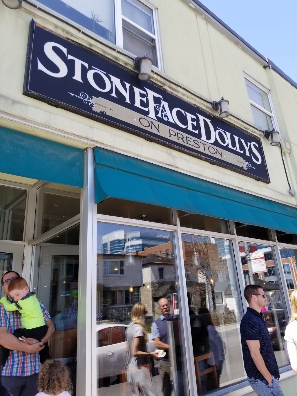 Stoneface Dollys | 416 Preston St, Ottawa, ON K1S 4M9, Canada | Phone: (613) 564-2222