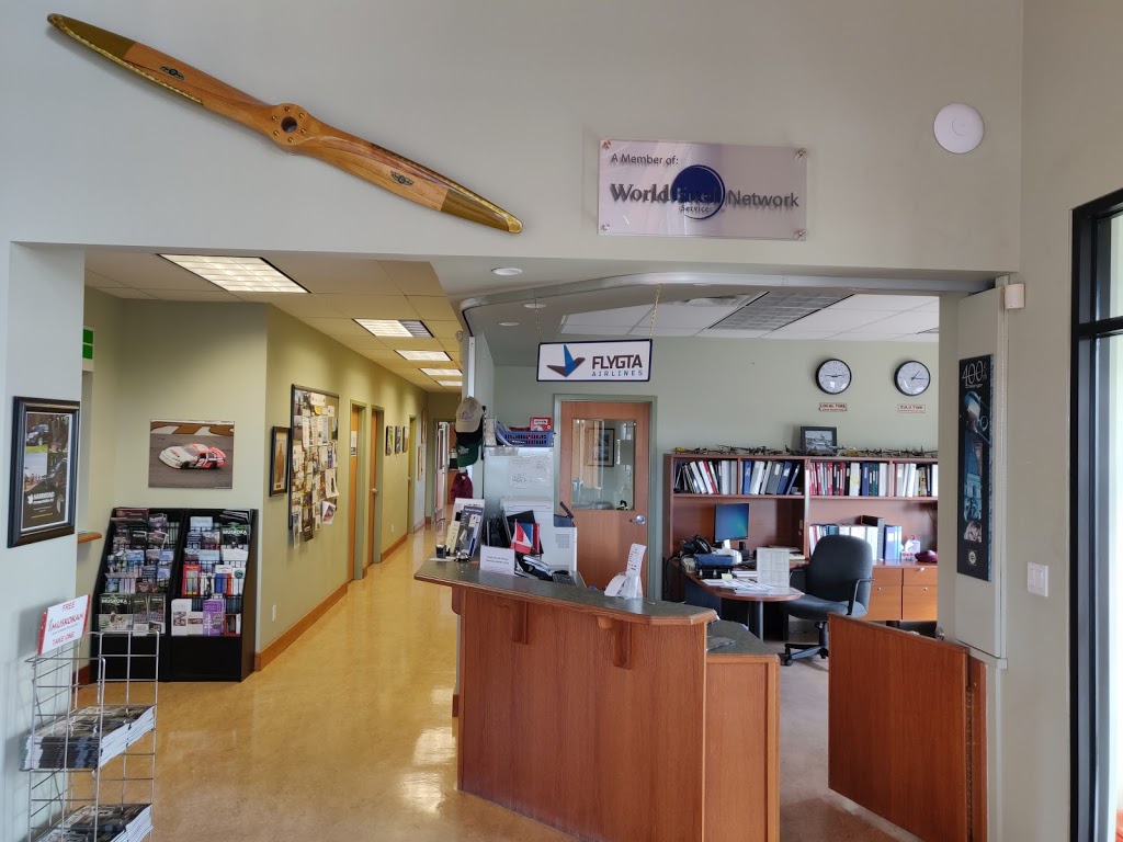 Muskoka Airport (YQA) | 1011 Airport Rd, Gravenhurst, ON P1P 1R1, Canada | Phone: (705) 687-2194