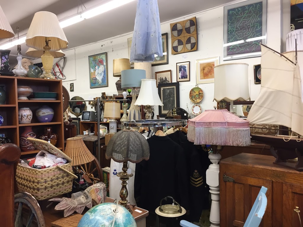 Antique Alley | 605 Front St, New Westminster, BC V3M 1A1, Canada | Phone: (604) 725-7198