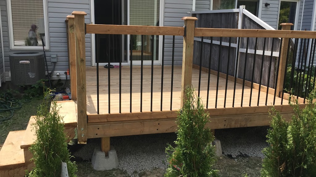 Canada Deck & Fence | 379 Brettonwood Ridge, Kanata, ON K2T 0H8, Canada | Phone: (613) 220-0110