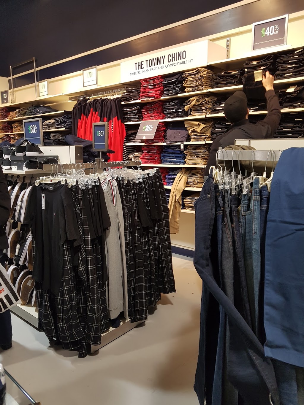 Tommy Hilfiger | 1250 S Service Rd, Mississauga, ON L5E 1V4, Canada | Phone: (905) 274-3396