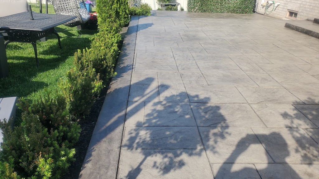 Hardscape Patterned Walkways | 76 Burgon Pl, Aurora, ON L4G 7Y2, Canada | Phone: (905) 392-9892