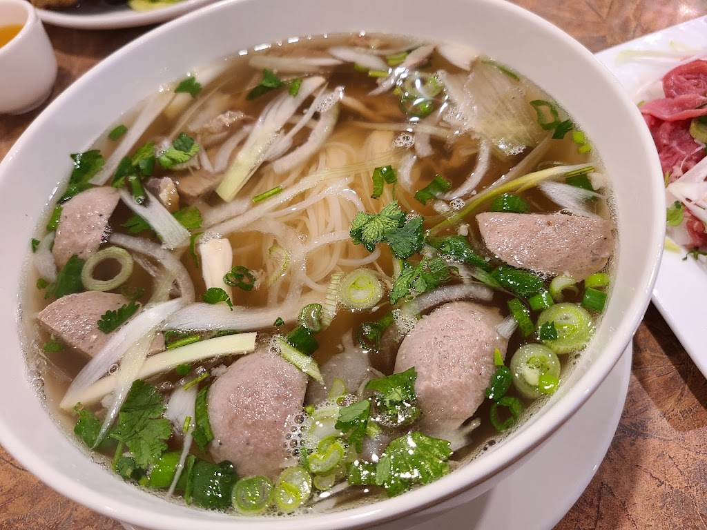 Pho Huydat Vietnamese Noodle House | 311 19 St NW, Calgary, AB T2N 2J2, Canada | Phone: (403) 270-8818