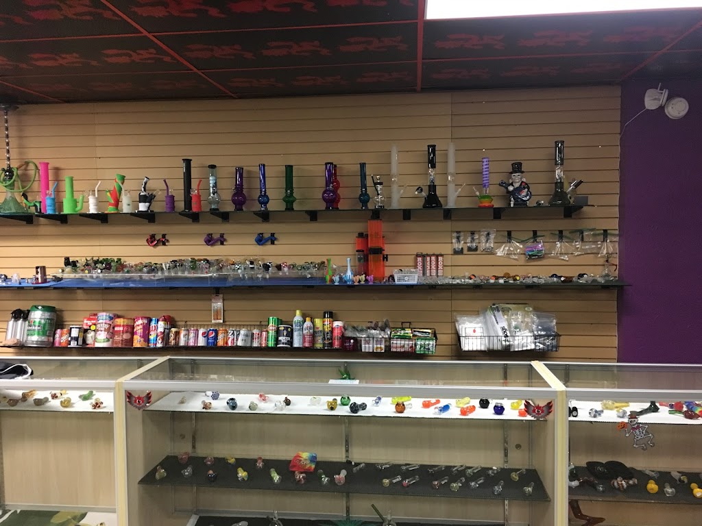 Lisas Pipe Dreams | 4915 B49 Street, Athabasca, AB T9S 1C5, Canada | Phone: (780) 675-4200