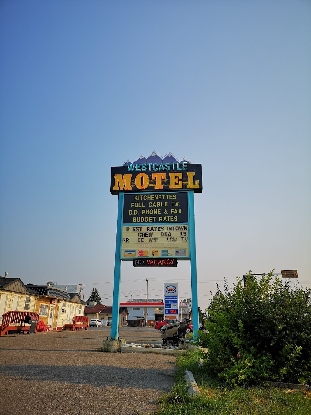 West Castle Motel | 1042 Waterton Ave, Pincher Creek, AB T0K 1W0, Canada | Phone: (403) 627-2880