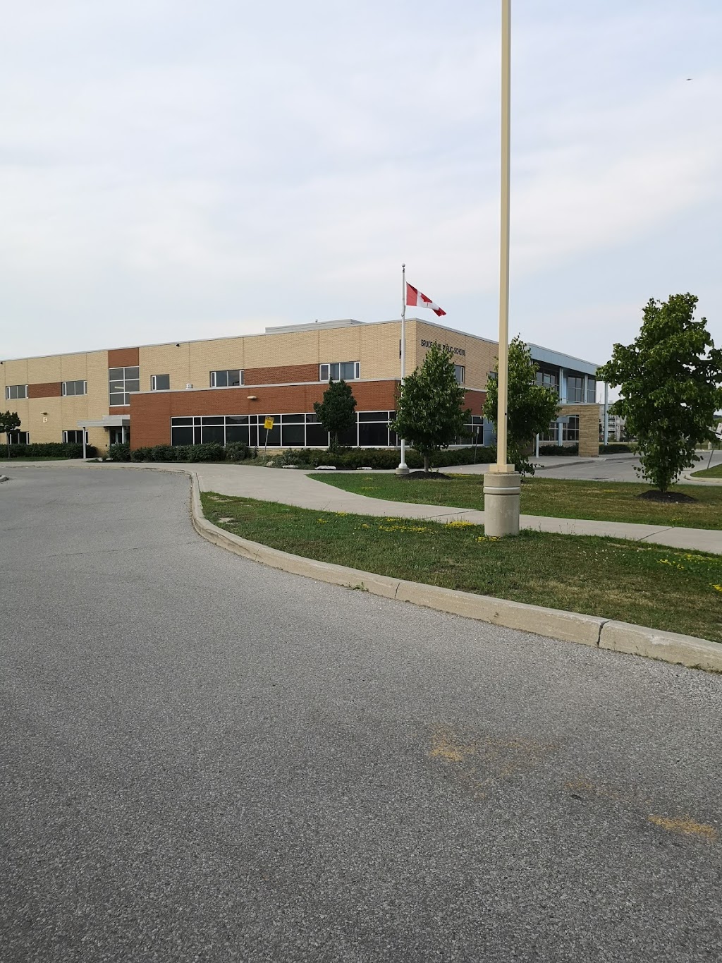 Bruce Trail Public School | 1199 Costigan Rd, Milton, ON L9T 6N8, Canada | Phone: (905) 864-1300