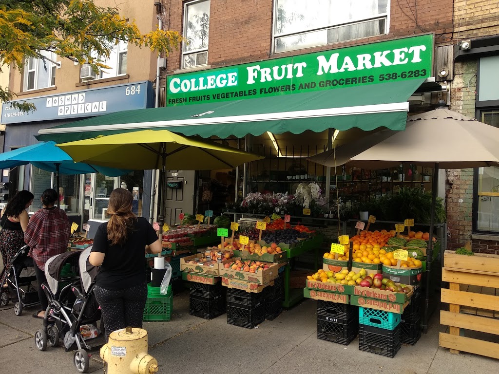 College Fruit Market | 682 College St, Toronto, ON M6G 1C1, Canada | Phone: (416) 538-6283