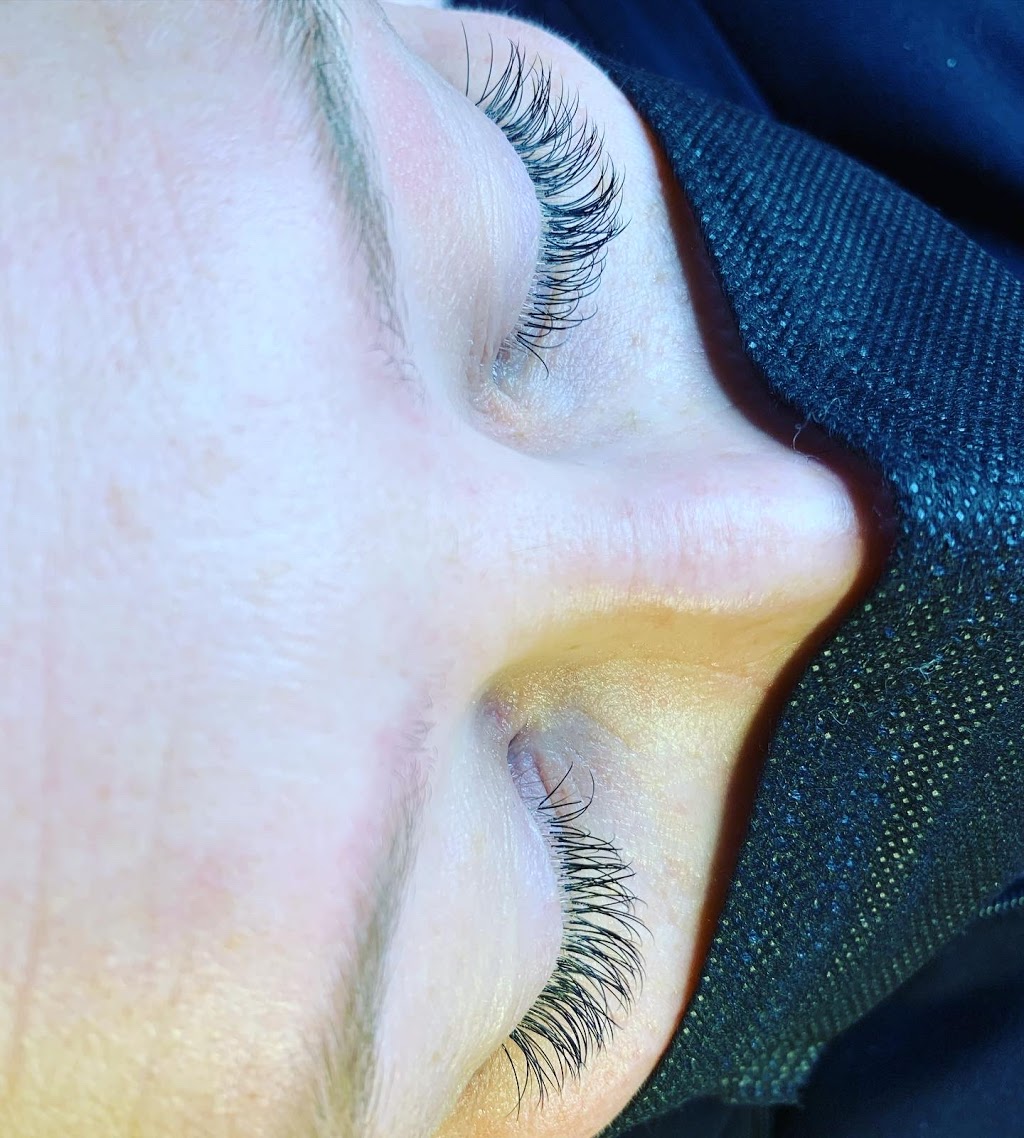 Peachy Lashes by Britt | 8 Newton Ave, Lindsay, ON K9V 0J4, Canada | Phone: (416) 524-3400