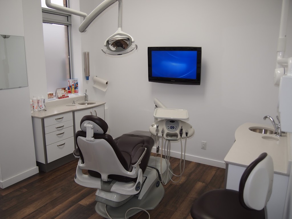 Dentistry at the Crossing - Implant & Cosmetic Dentistry | 1884 Merivale Rd, Nepean, ON K2G 1E6, Canada | Phone: (613) 225-7000