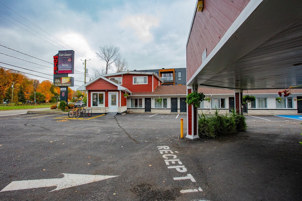 Hôtel Motel Le Châteauguay | 3842 Boulevard Sainte-Anne, Québec, QC G1E 3M3, Canada | Phone: (418) 661-0037