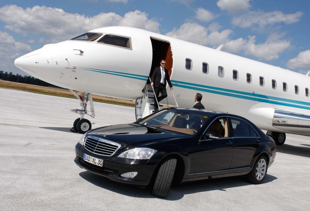 Toronto Airport Limo Taxi Service | 505 Spadina Rd, Toronto, ON M5P 2W6, Canada | Phone: (877) 972-5666