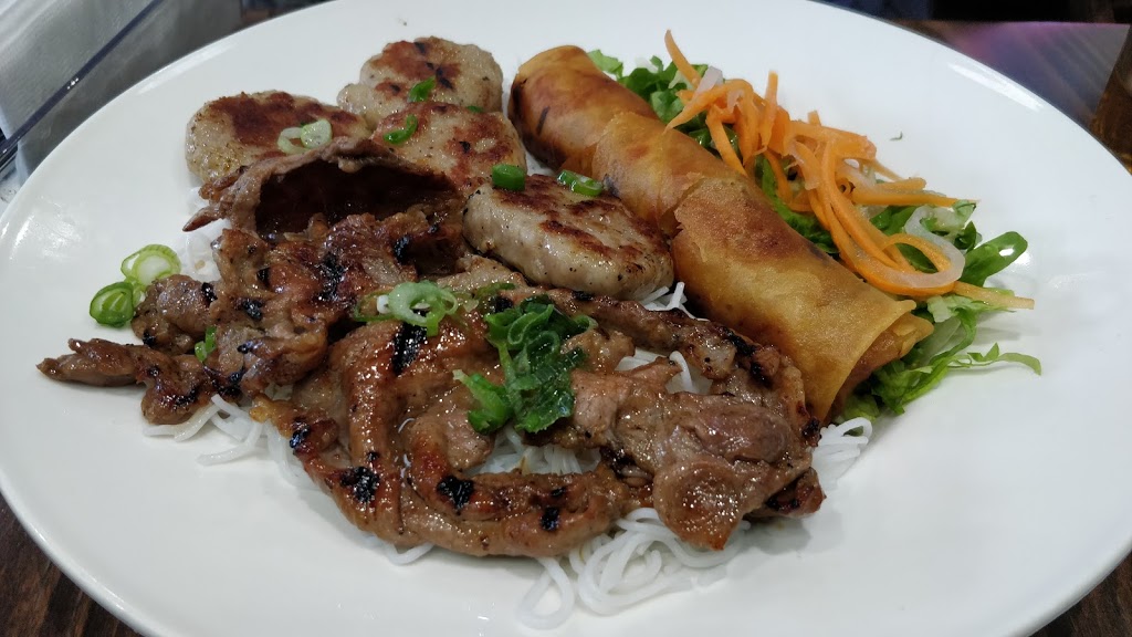 PHO XL | 6990 Financial Drive #1G2, Mississauga, ON L5N 8J4, Canada | Phone: (905) 813-8338