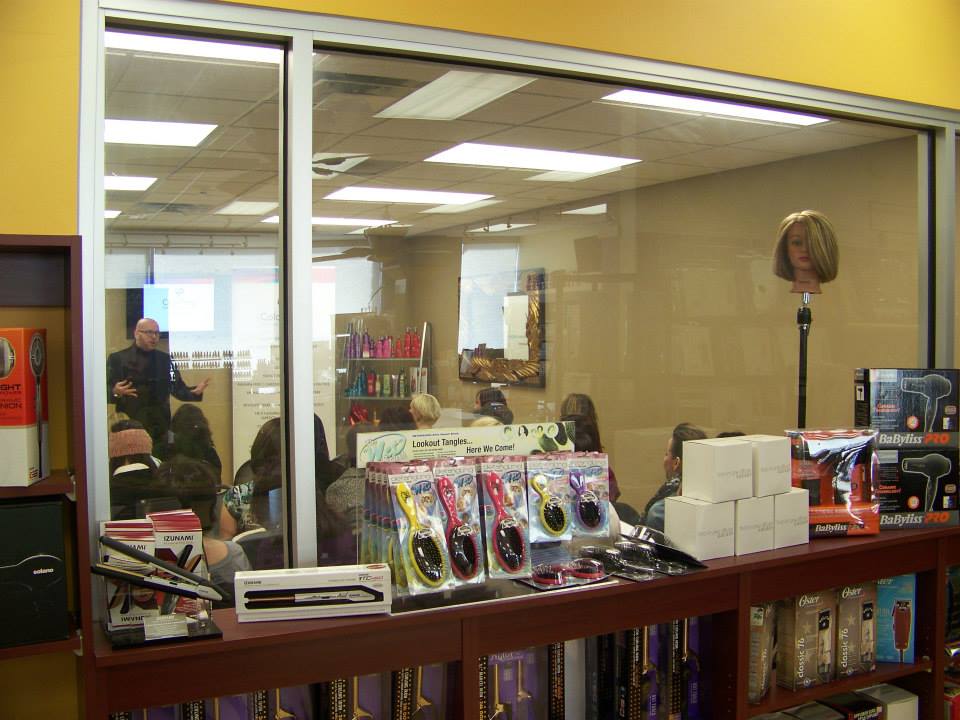 A & A Beauty Supply & Salon Design | 1100 Southwestern Blvd, Buffalo, NY 14224, USA | Phone: (716) 674-0555