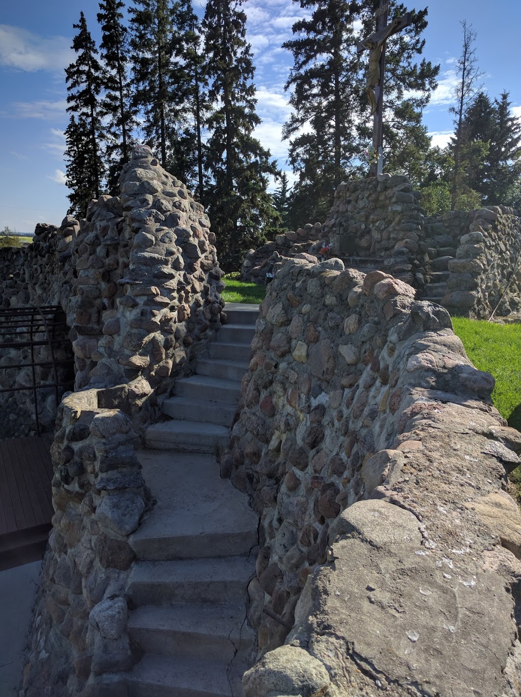 Skaro Shrine (Our Lady of Lourdes Grotto) | 570010, AB-831, Skaro, AB T0B 2R0, Canada | Phone: (780) 998-3288