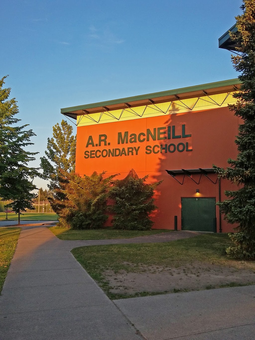 A.R. MacNeill Secondary School | 6611 No 4 Rd, Richmond, BC V6Y 2T2, Canada | Phone: (604) 668-6212