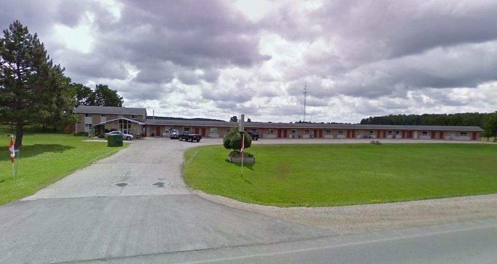 Wingham Lindon Motel | 86512 London Rd, Wingham, ON N0G 2W0, Canada | Phone: (519) 357-1342