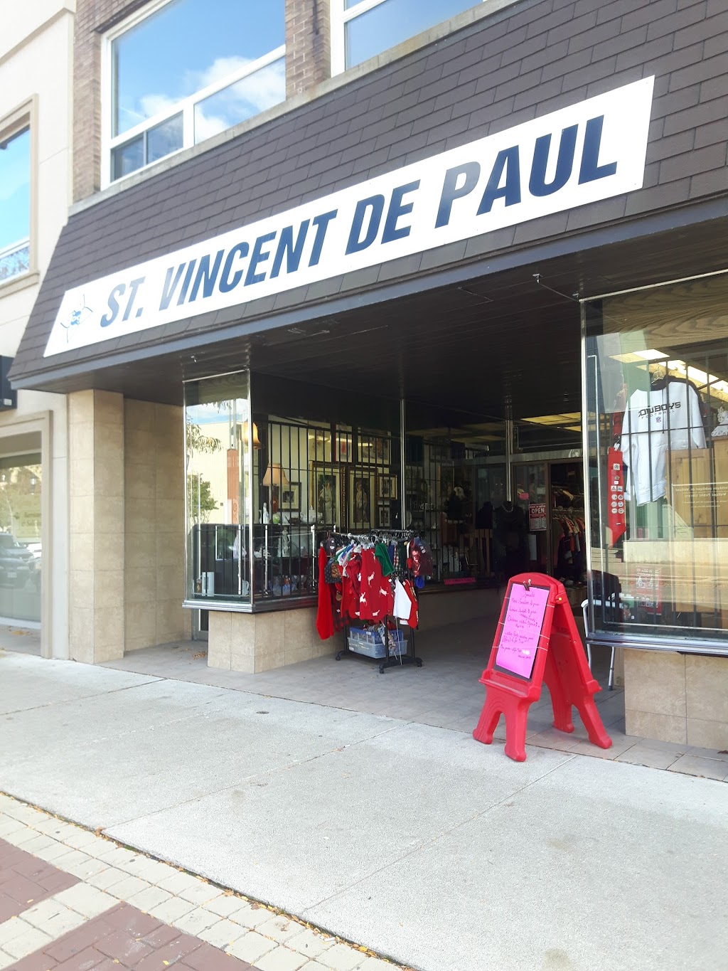 St Vincent De Paul Thrift Store | 51 E Main St, Welland, ON L3B 3W4, Canada | Phone: (905) 788-3413