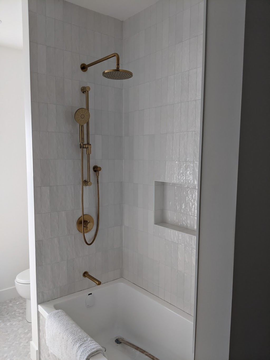 Kamil Tile Installation | 5883 Boundary Rd, Vancouver, BC V5R 2R2, Canada | Phone: (604) 653-7597