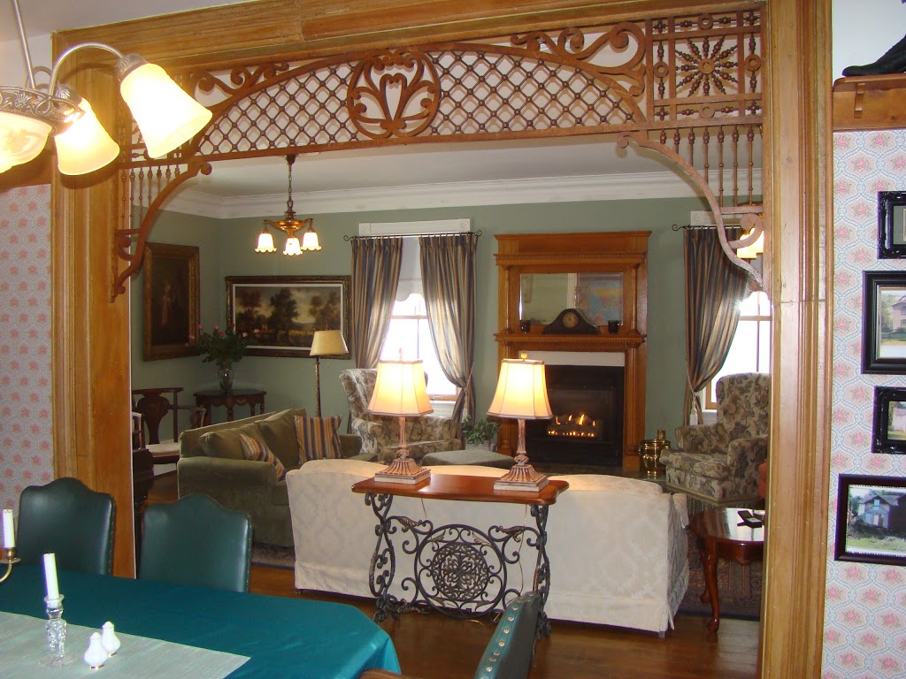 Gables Bed and Breakfast | 207 Point St, Stayner, ON L0M 1S0, Canada | Phone: (705) 517-0221