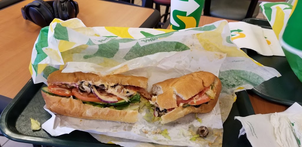 Subway | 2017 QC-112, Saint-Césaire, QC J0L 1T0, Canada | Phone: (450) 469-1244