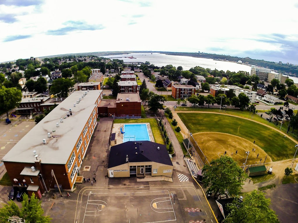 École Charles-Rodrigue | 5485 Rue Saint-Georges, Lévis, QC G6V 4M7, Canada | Phone: (418) 838-8571