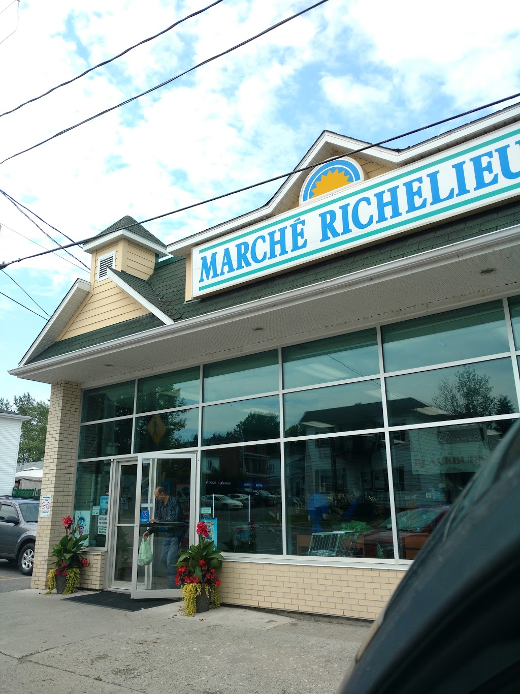 Marché Richelieu - Alimentation Robert Blackburn Inc. | 666 Rue Caron, Chicoutimi, QC G7J 2Z4, Canada | Phone: (418) 549-1655