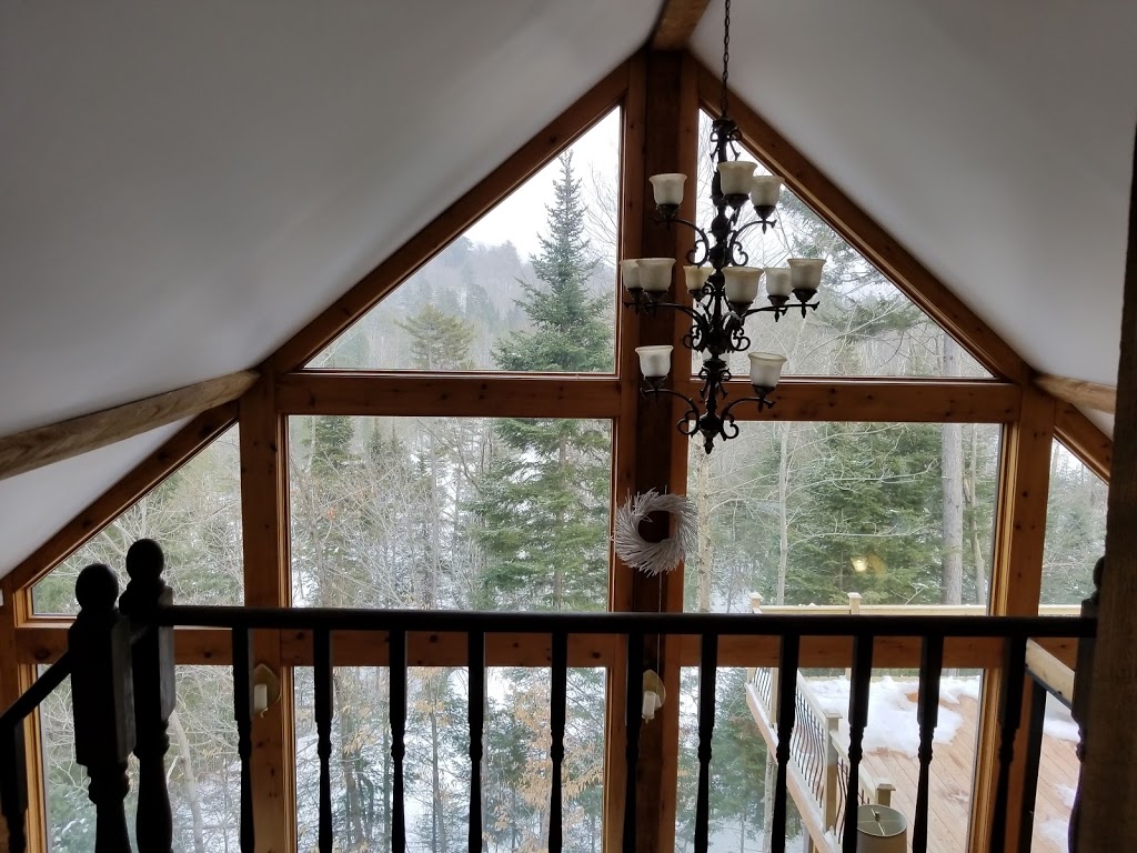 Chalet de Lynx | 706 Chemin des Montfortains, Wentworth-Nord, QC J0T 1Y0, Canada | Phone: (514) 463-1677