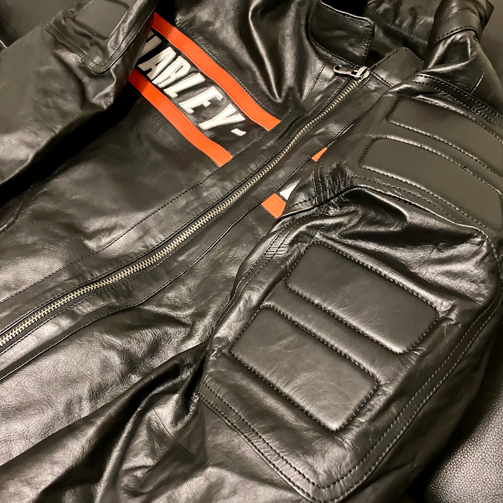 Apex Leader Jackets Gloves | 75 Thorncliffe Park Dr #512, Toronto, ON M4H 1L4, Canada | Phone: (647) 570-7903