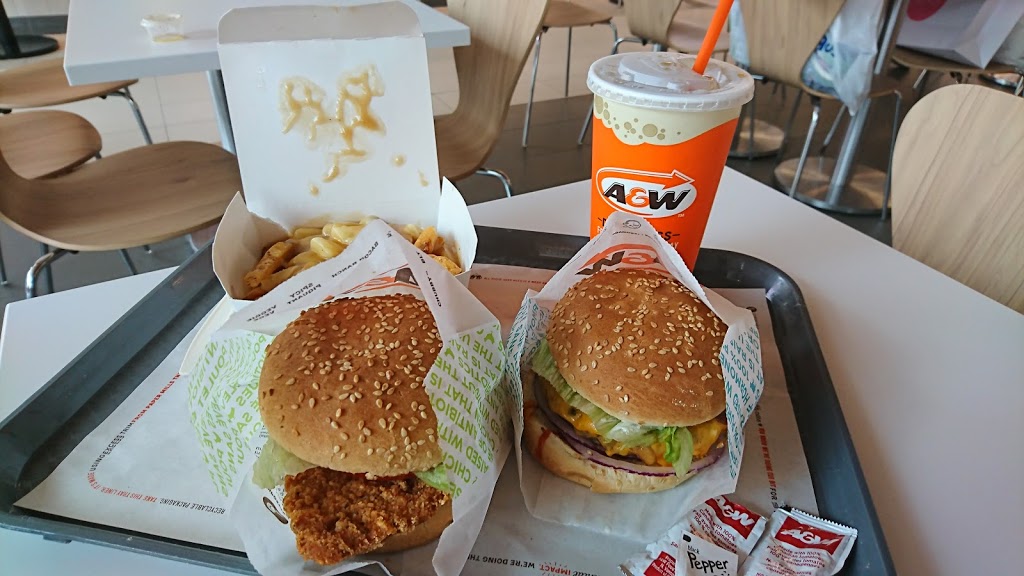 A&W Canada | 17600 Yonge St, Newmarket, ON L3Y 4Z1, Canada | Phone: (905) 967-0809