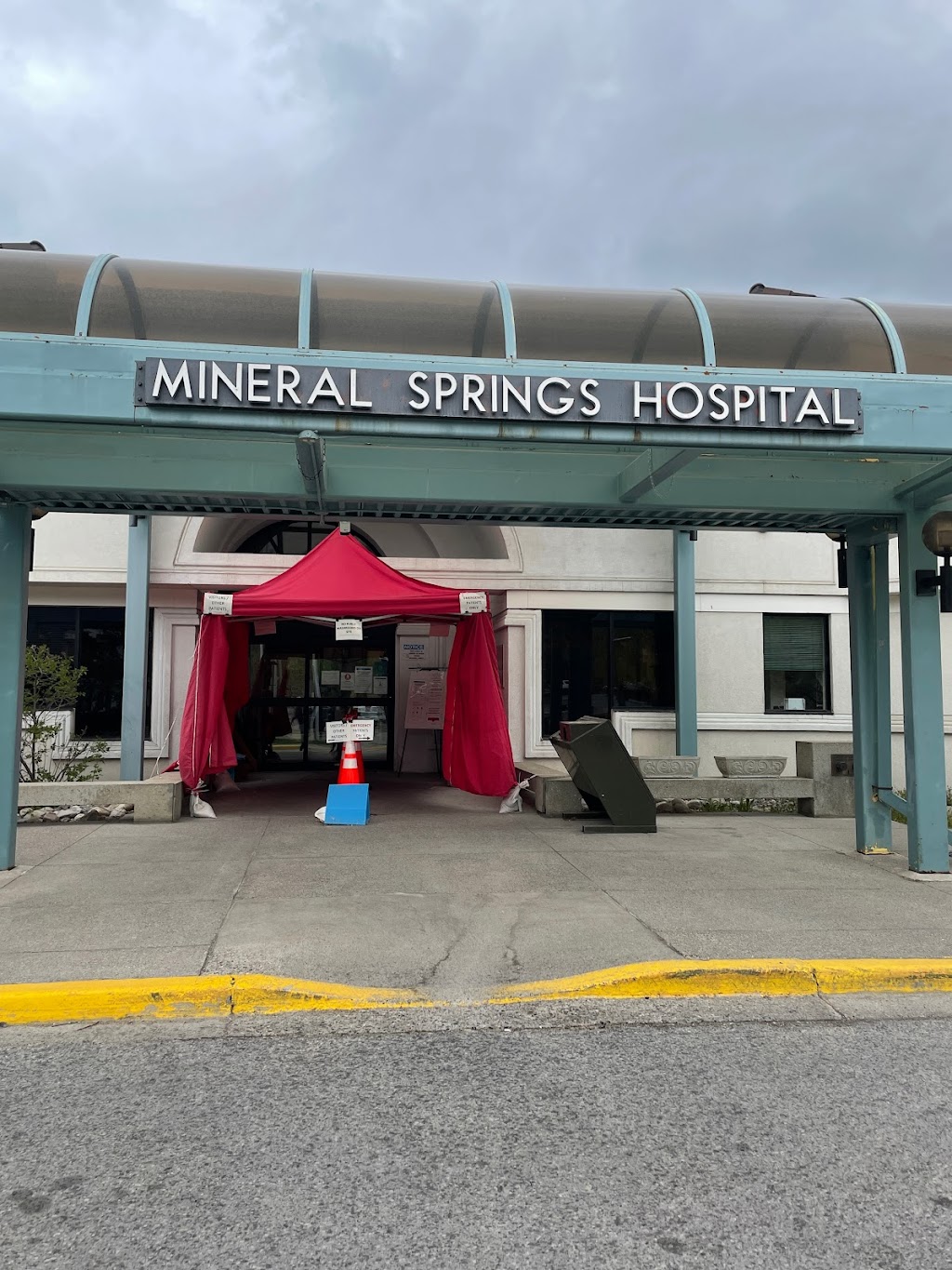 Banff - Mineral Springs Hospital | 305 Lynx St, Banff, AB T1L 1H7, Canada | Phone: (403) 762-2222