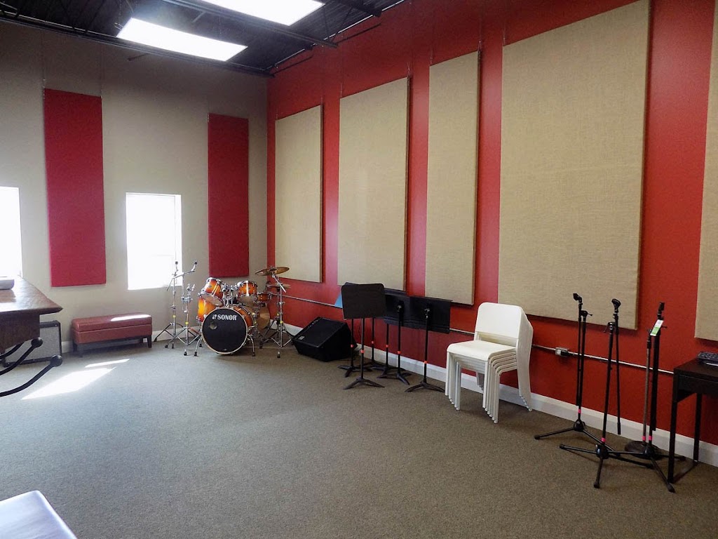 Record Runner Rehearsal Studios Inc. | 159 Colonnade Rd S unit 6, Nepean, ON K2E 7J4, Canada | Phone: (613) 723-7777