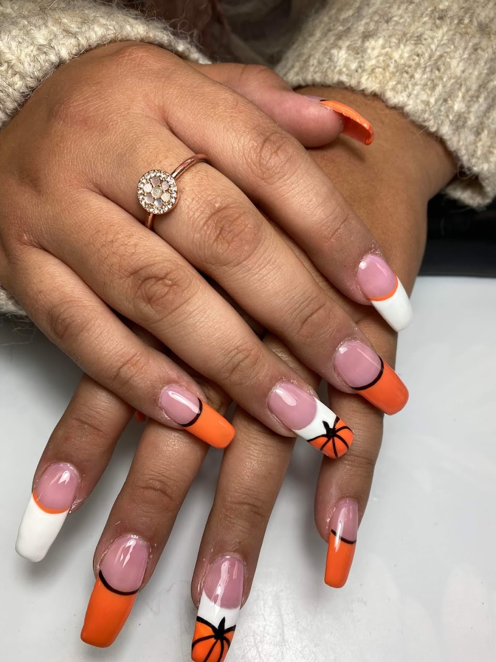 Fantasy Nails & Spa | 4105 4 St NW #3, Calgary, AB T2K 1A3, Canada | Phone: (403) 289-5338