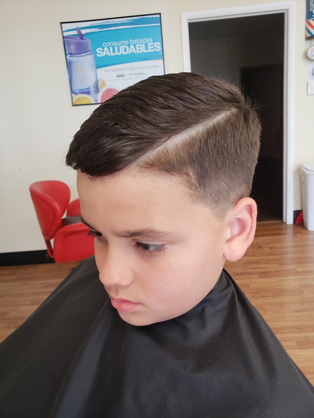 Super Clips | 8353 pine plaza, Niagara Falls Blvd, Niagara Falls, NY 14304, USA | Phone: (716) 335-1971