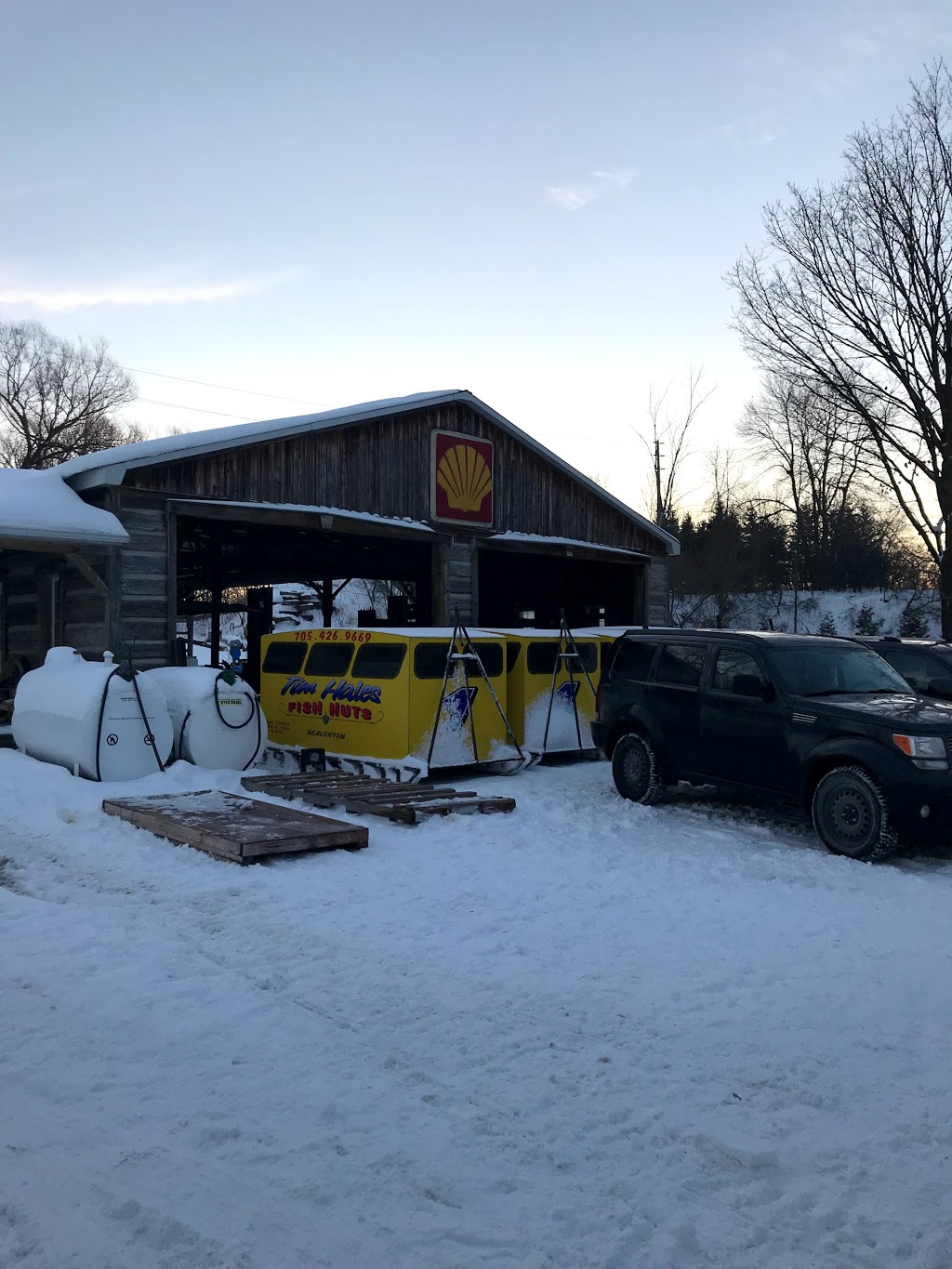 Tim Hales Fish Huts | 1090 Concession 7rd, Beaverton, ON L0K 1A0, Canada | Phone: (705) 426-9669