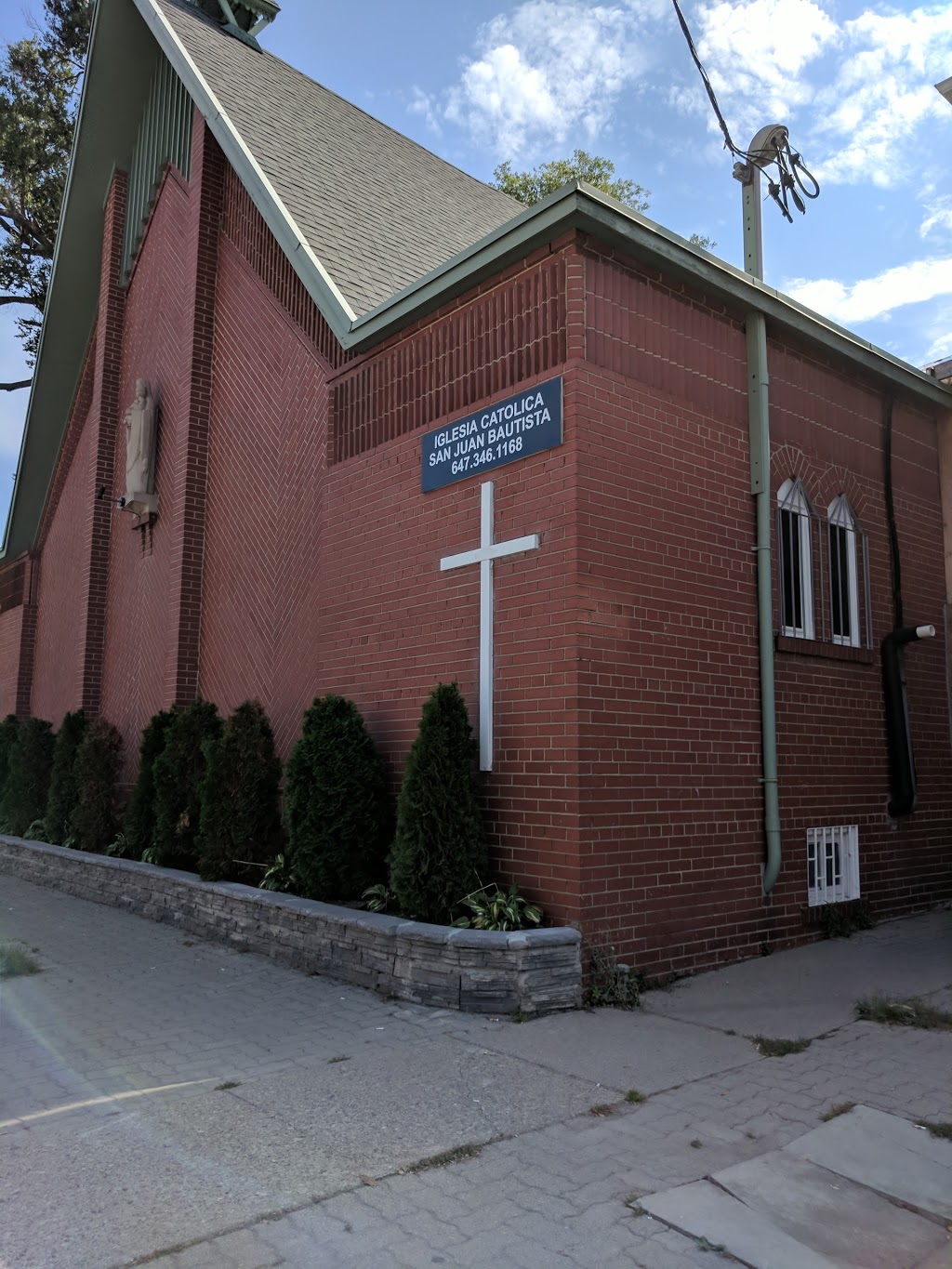 Iglesia Católica San Juan Bautista | 941 Dundas St W, Toronto, ON M6J 1W4, Canada | Phone: (647) 346-1168