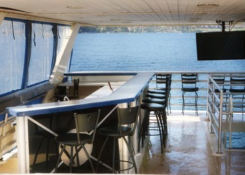 The Lake Lounge | 230 Queensway Ave., Kelowna, BC V1Y 6N2, Canada | Phone: (778) 753-5888