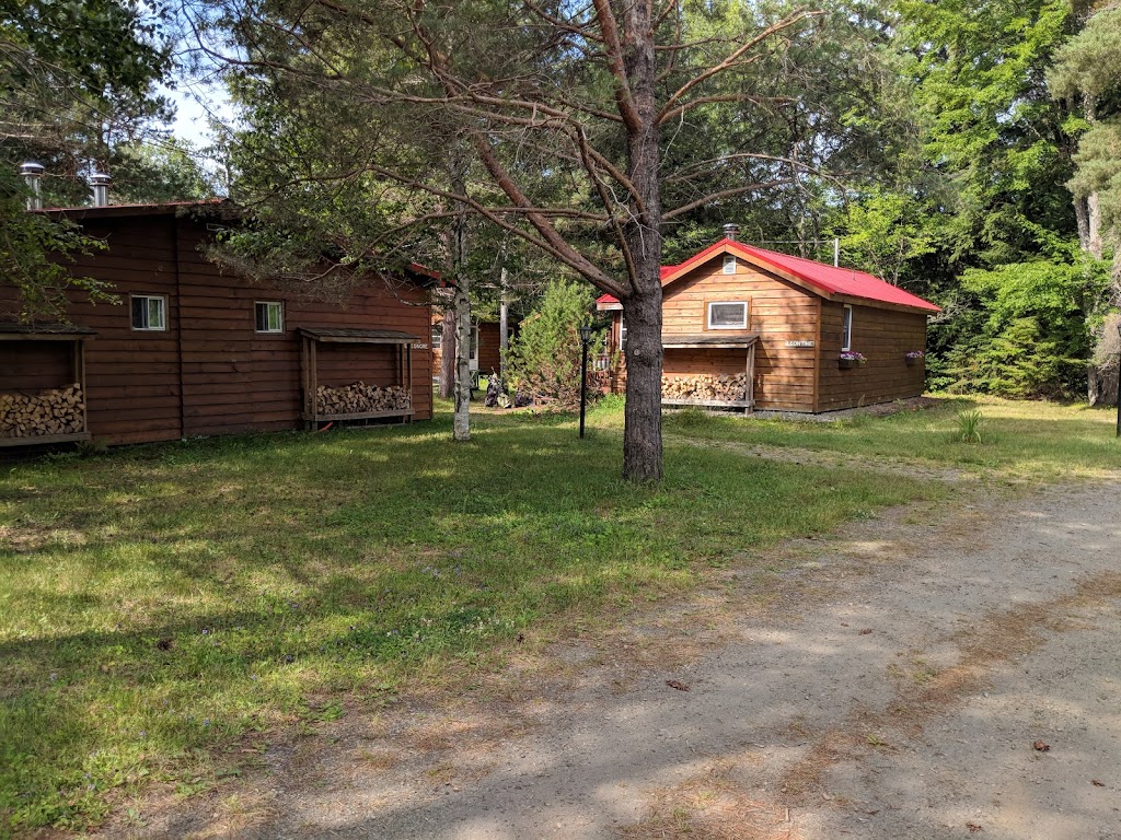 Cabins at the Domain | 1282 Carroll Rd, Haliburton, ON K0M 1S0, Canada | Phone: (705) 457-1242