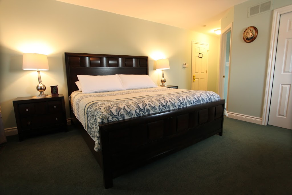 Charlottetown House Bed & Breakfast | 555 Victoria St, Niagara-on-the-Lake, ON L0S 1J0, Canada | Phone: (905) 220-1619