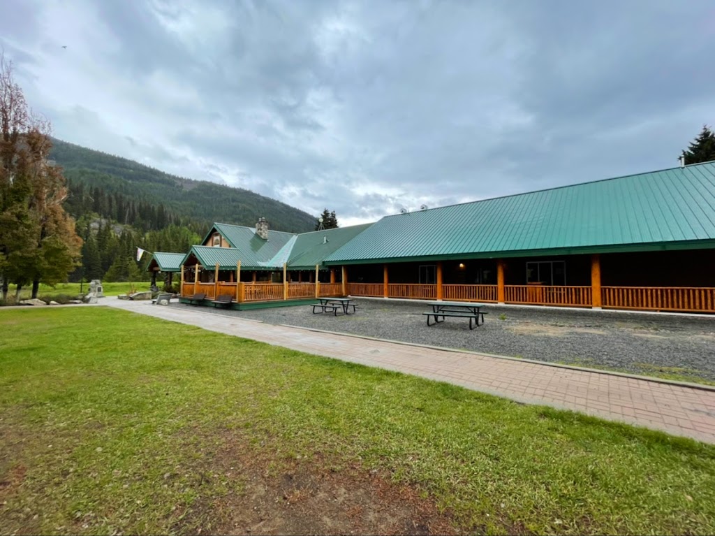 Pinewoods Dining Room | Pinewoods, 7500 BC-3, Manning Park, BC V0X 1R0, Canada | Phone: (604) 668-5922 ext. 1116