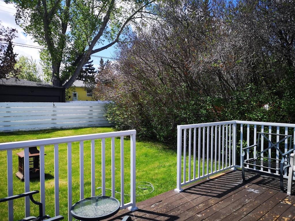 A@Home-Guest House | 17 Meadowview Rd SW, Calgary, AB T2V 1V9, Canada | Phone: (403) 970-2234