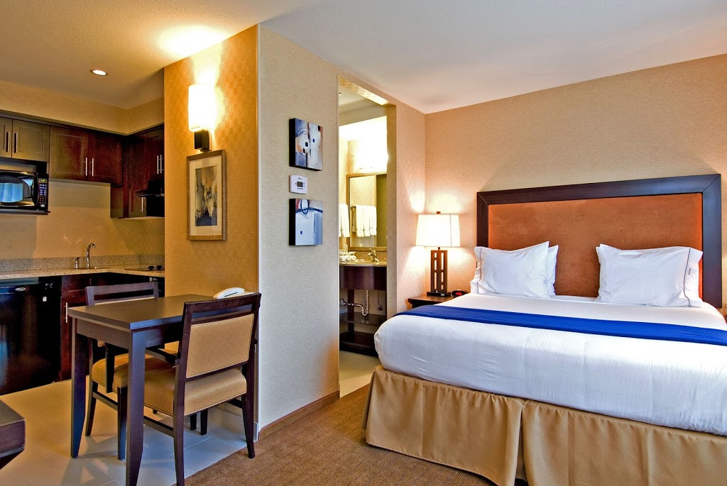 Holiday Inn Express & Suites Riverport Richmond | 10688 No 6 Rd, Richmond, BC V6W 1E7, Canada | Phone: (604) 241-1830