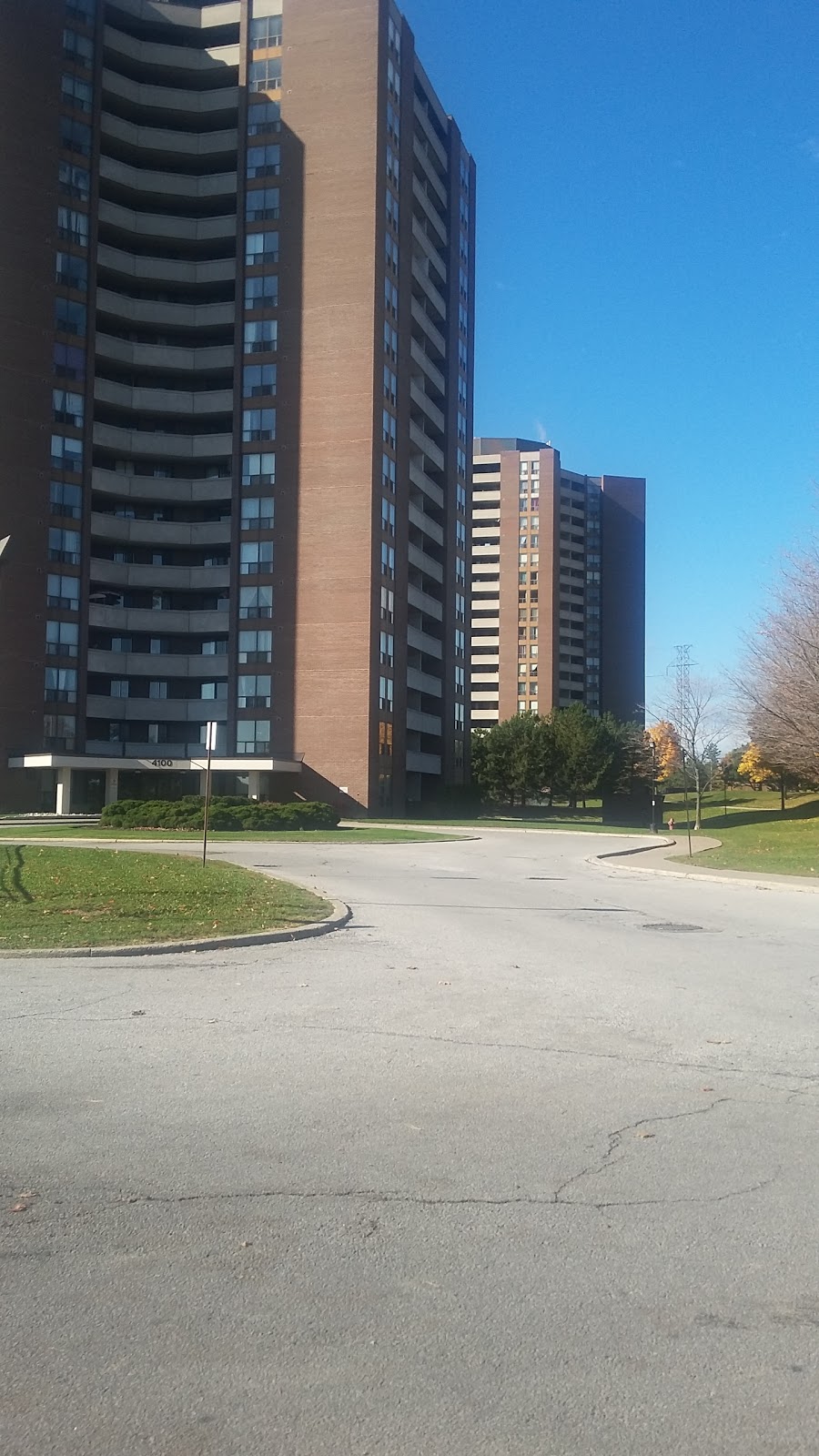 D M I Property Management | 4100 Ponytrail Dr, Mississauga, ON L4W 2Y1, Canada | Phone: (905) 624-9024