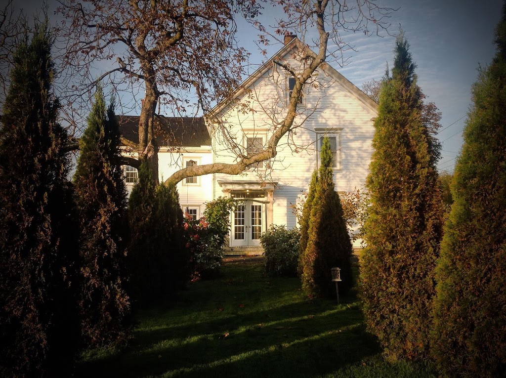 Maison La Rochelle B&B | 8070 NS-215, Maitland, NS B0N 1T0, Canada | Phone: (902) 702-0877